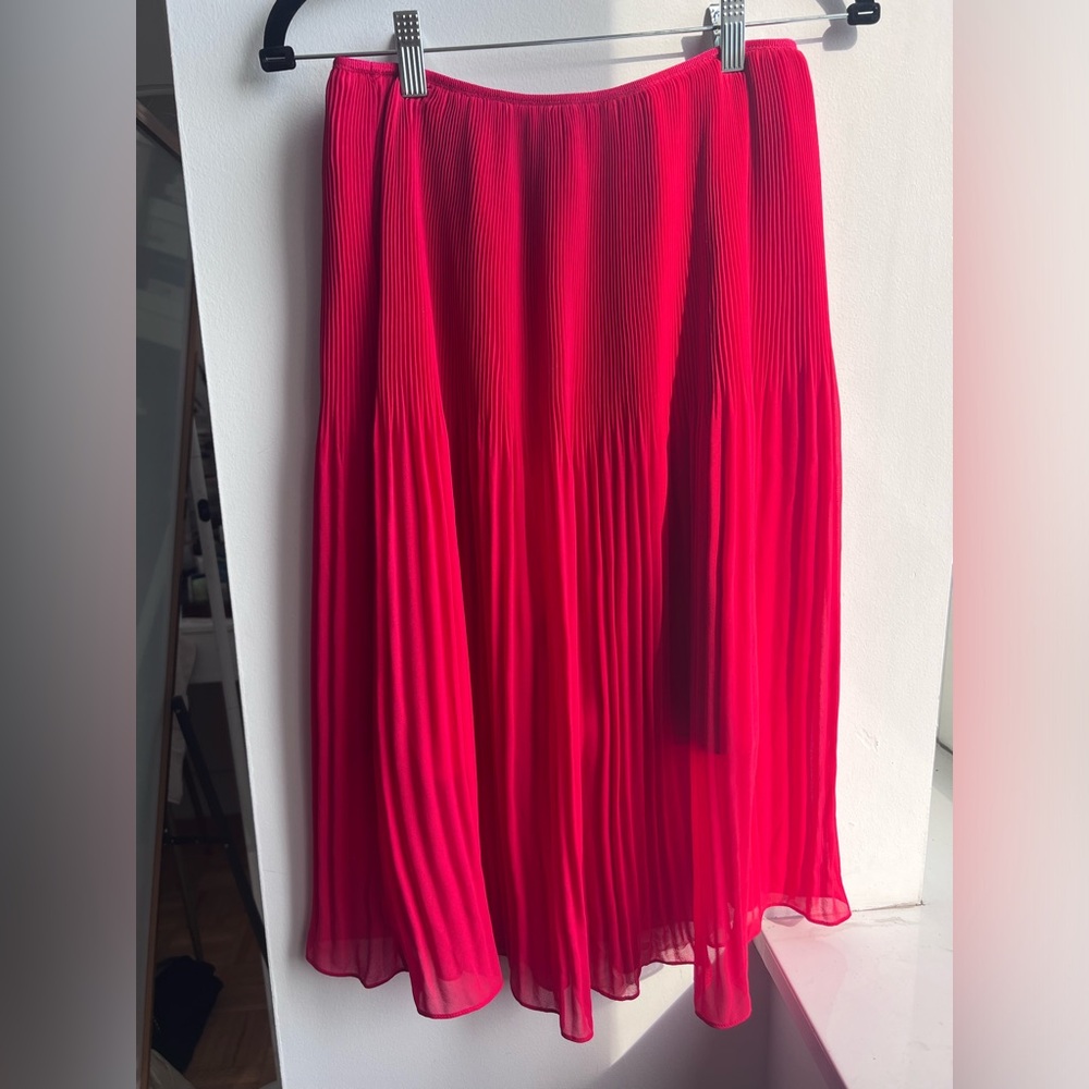Dolce Vita Red Chiffon Pleated skirt